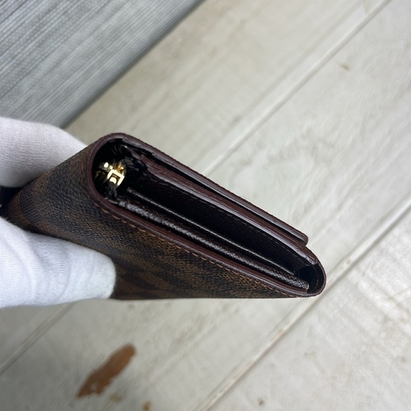 Louis Vuitton Damier Porte Monnaie Bifold Wallet - Picture 11 of 16